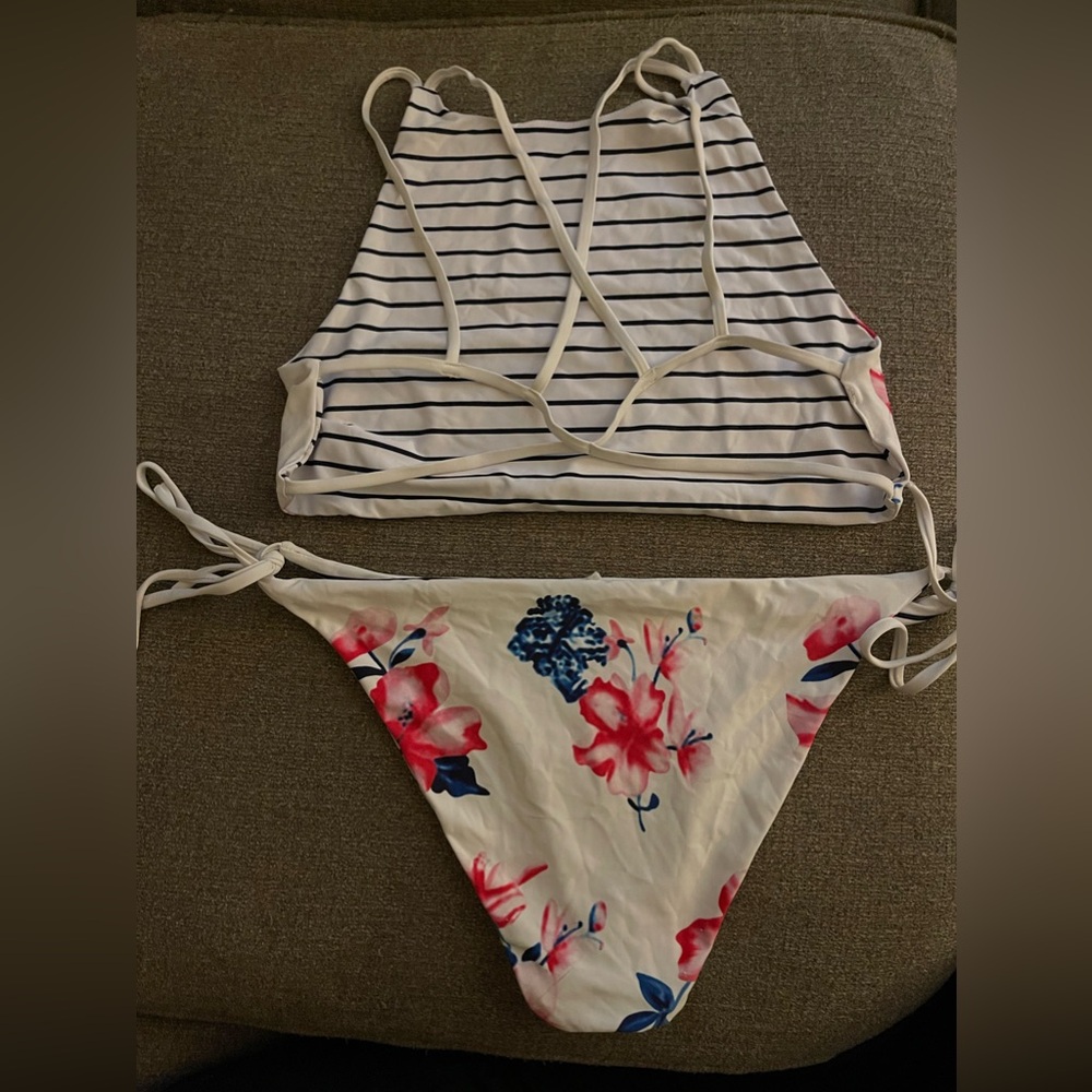 Cupshe reversible bathing suit - Picture 16 of 16
